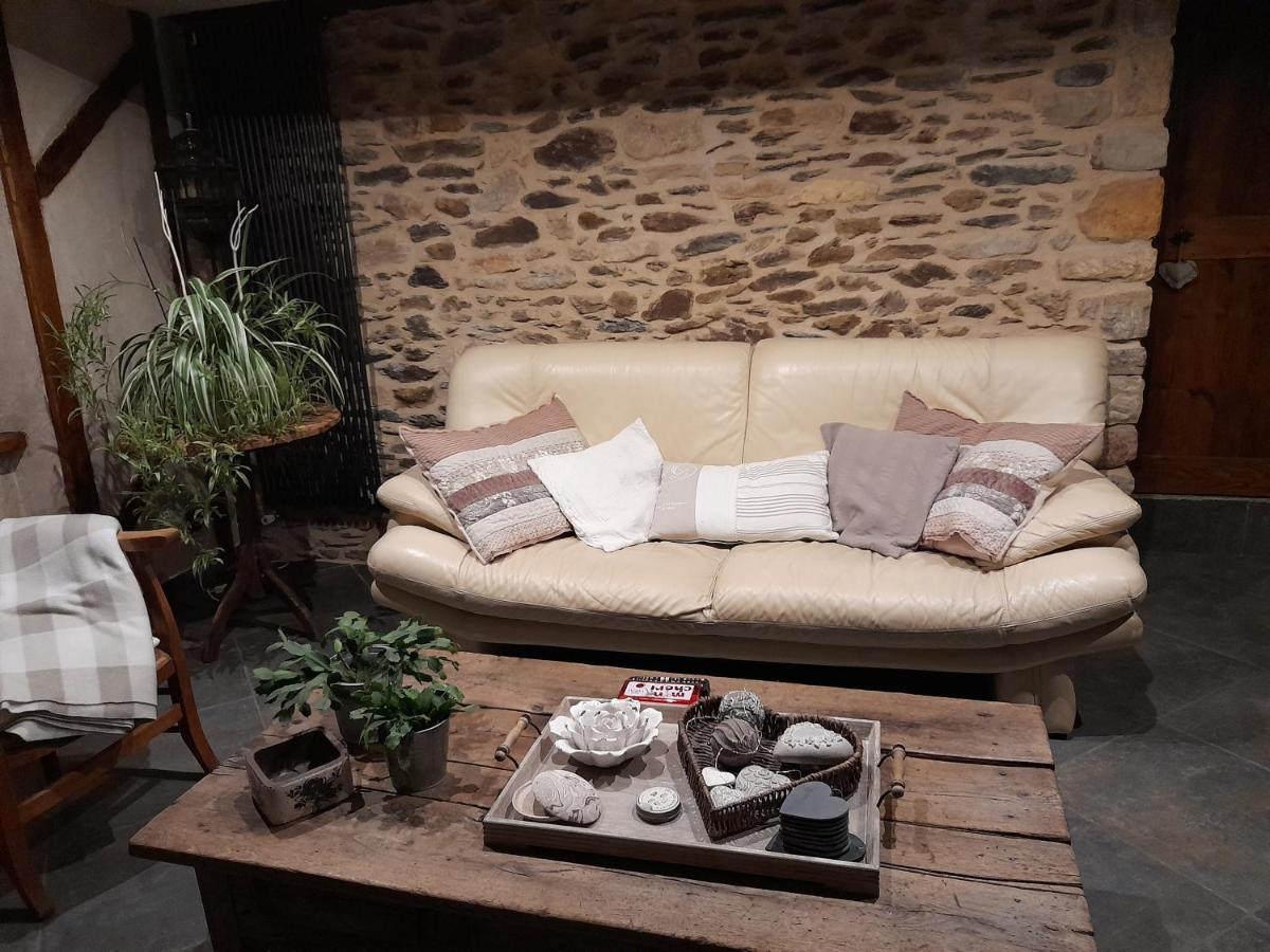 Les Hotes Du Lac, Chambres Et Tables D'Hotes Mandailles  Εξωτερικό φωτογραφία