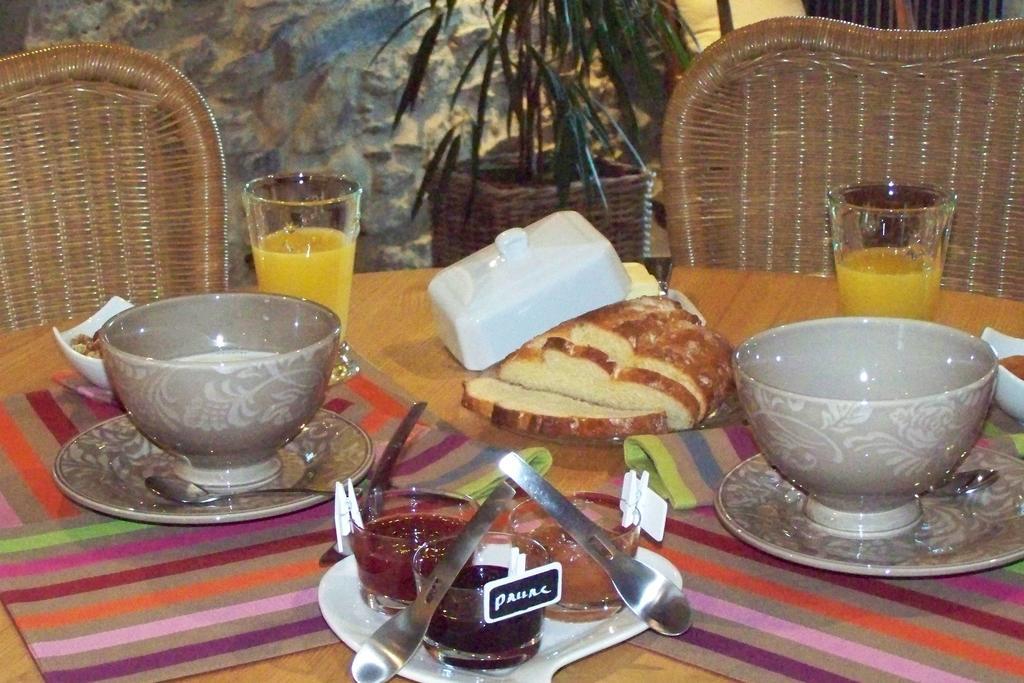 Les Hotes Du Lac, Chambres Et Tables D'Hotes Mandailles  Εξωτερικό φωτογραφία