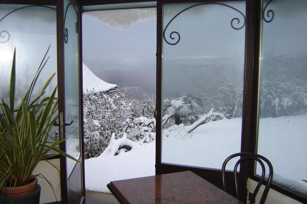 Les Hotes Du Lac, Chambres Et Tables D'Hotes Mandailles  Εξωτερικό φωτογραφία
