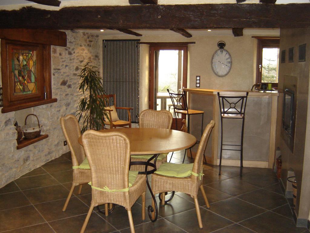 Les Hotes Du Lac, Chambres Et Tables D'Hotes Mandailles  Εξωτερικό φωτογραφία