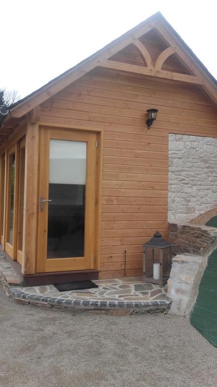 Les Hotes Du Lac, Chambres Et Tables D'Hotes Mandailles  Εξωτερικό φωτογραφία