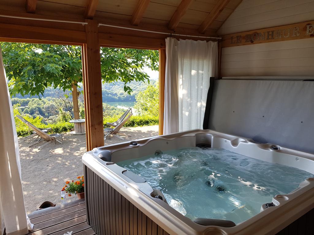 Les Hotes Du Lac, Chambres Et Tables D'Hotes Mandailles  Εξωτερικό φωτογραφία